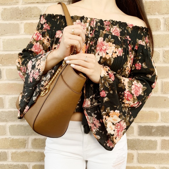 Gaby’sBags💕Michael Kors Chain Tote NWT - Picture 3 of 5